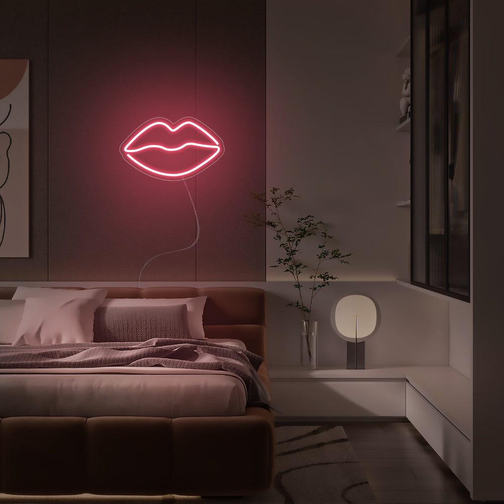 Mini Lips LED Neon Sign in Light Pink